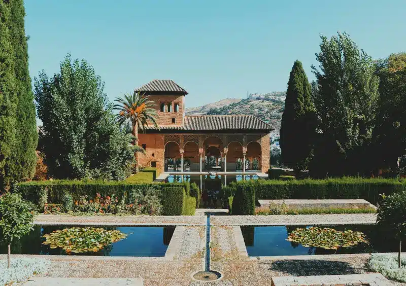 alhambra destino granada